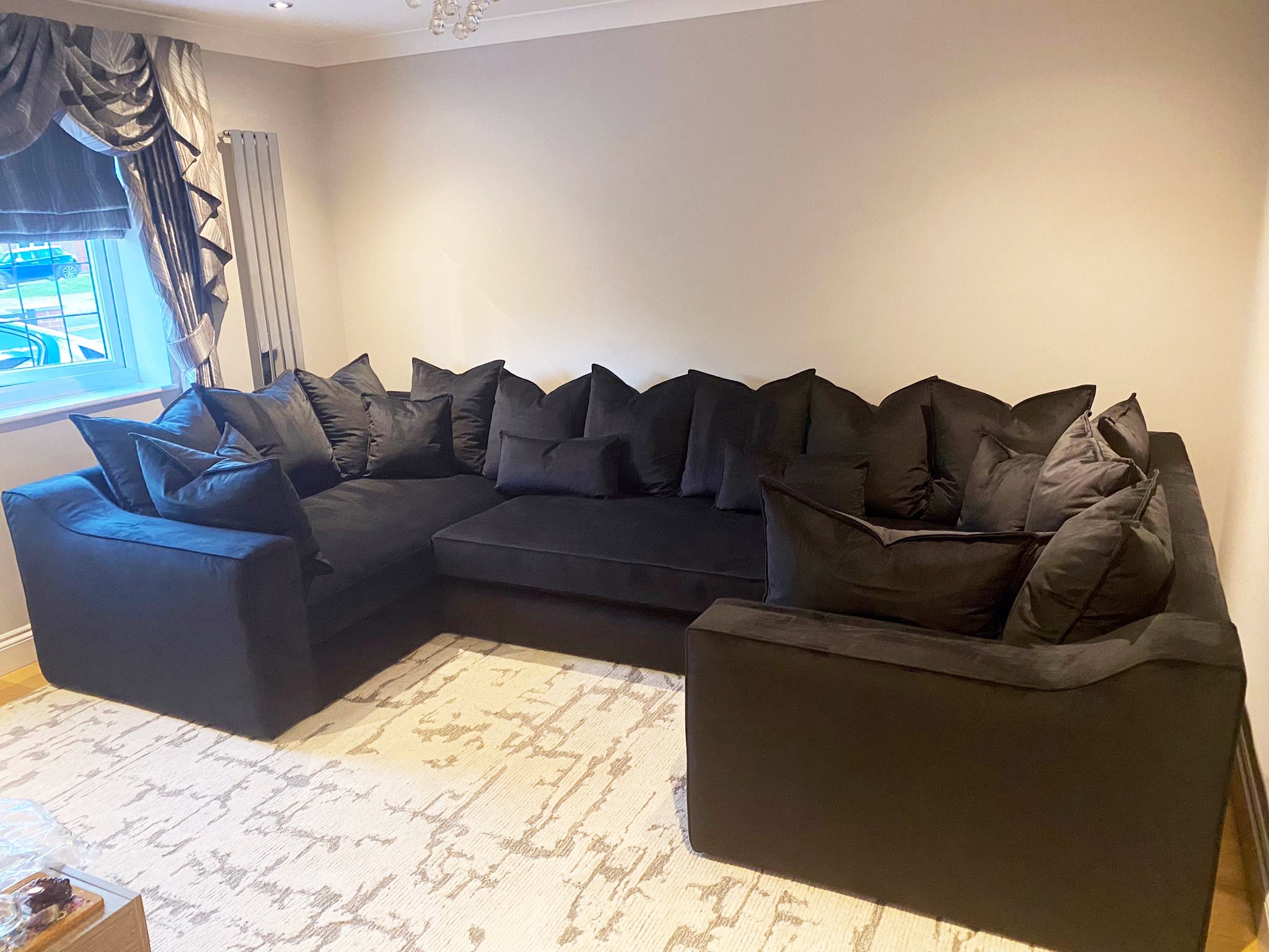 The Ultimate Guide to Made-to-Measure Luxury Sofas: Creating the Perfect Fit with Arabella Designs